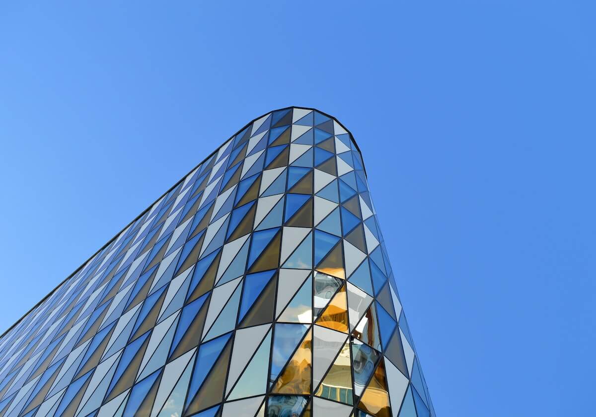 意甲媒体透露：米兰体育总监塔雷准备在冬季窗口期间，引进一名优秀的中锋球员